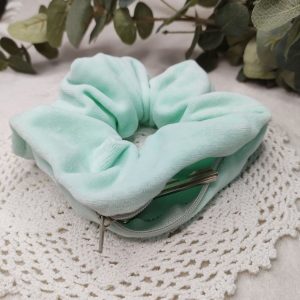 Hemmelighetsfull scrunchie (med glidelåslomme) – mint