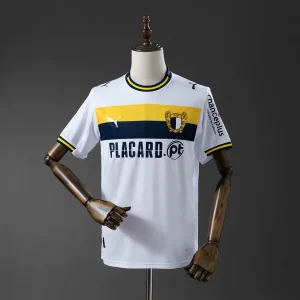 FC Famalicão Hjemmeetrøye 25/26 – Hvit med Gult og Blått