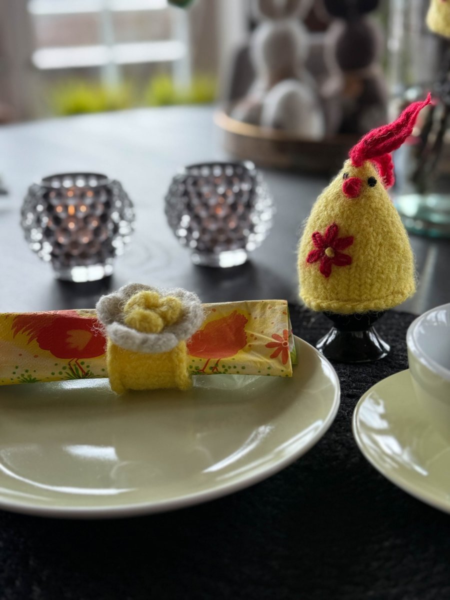 Strikkeoppskrift på høne eggvarmer og serviettring - Image 5